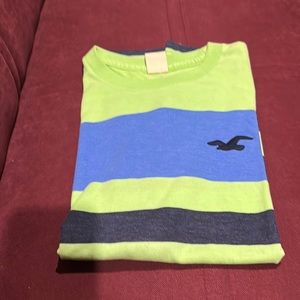 Hollister t shirt